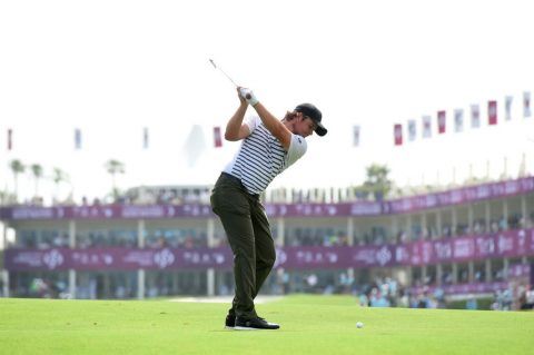 DOHA, QATAR - FEBRUARY 25:  Eddie Pepperell of England hits an approach shot on the 18th hole during the final round of the Commercial Bank Qatar Masters at Doha Golf Club on February 25, 2018 in Doha, Qatar.  (Photo by Tom Dulat/Getty Images)