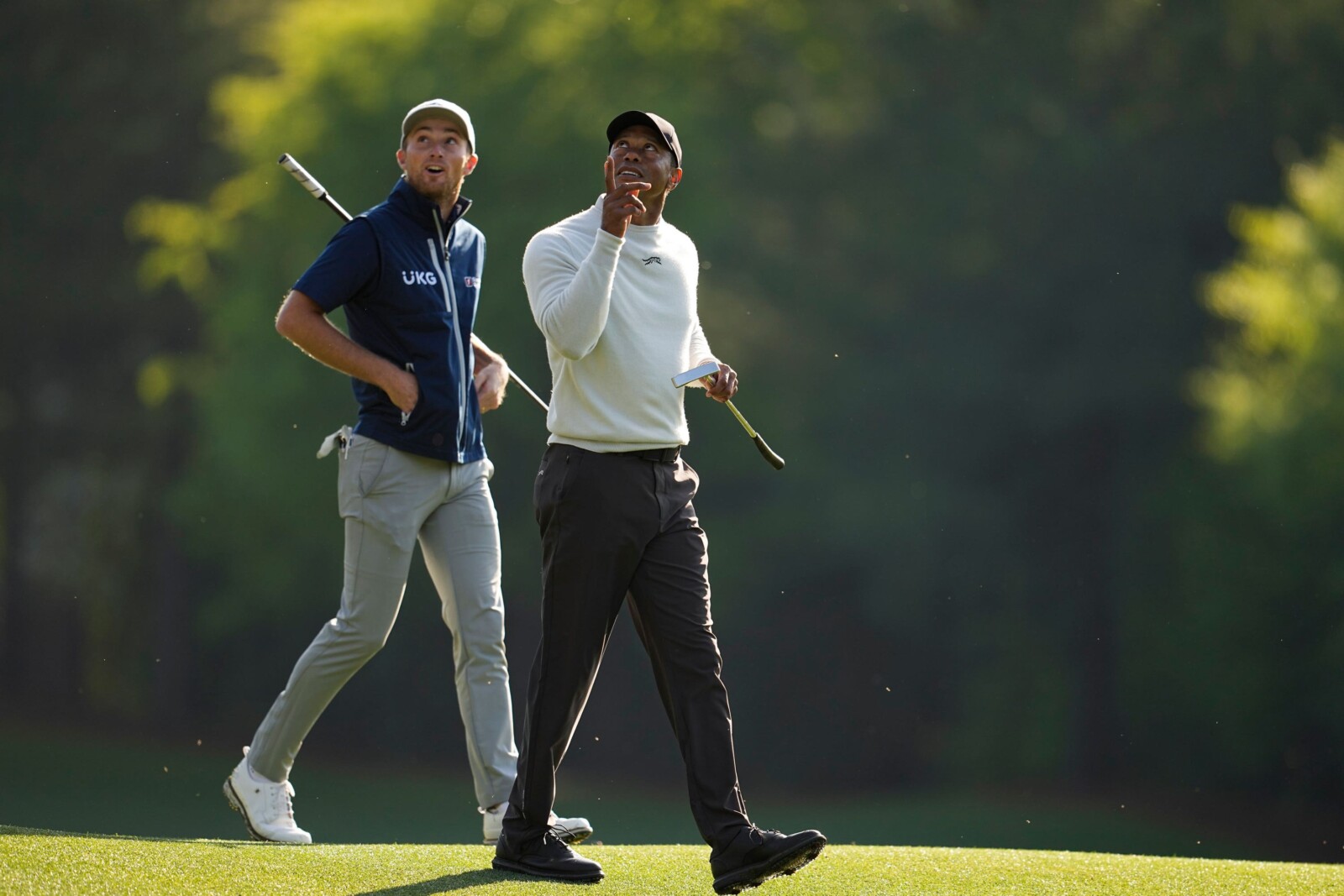 Tiger Woods receives glowing review after nine hole practice