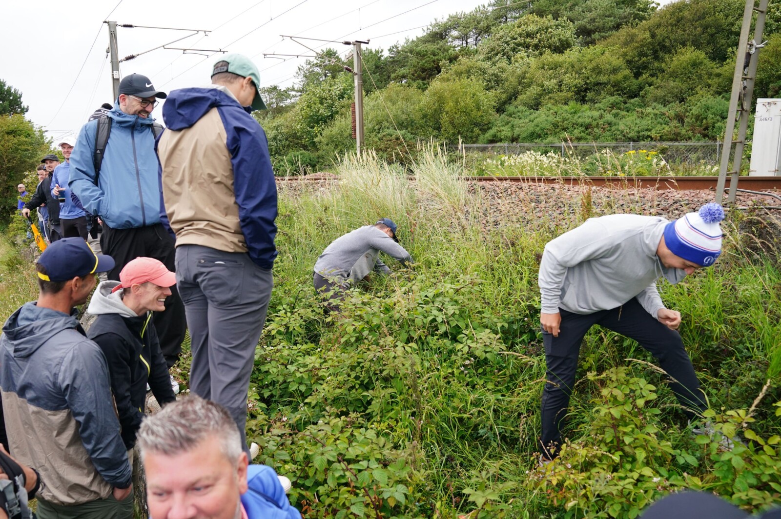 embedded276880422 Lowry y Brown, impecables mientras Rory McIlroy se tambalea en la primera ronda en Royal Troon - Noticias de golf